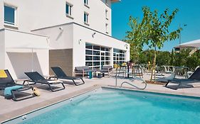Ibis Styles Lyon Meyzieu Arena Stadium